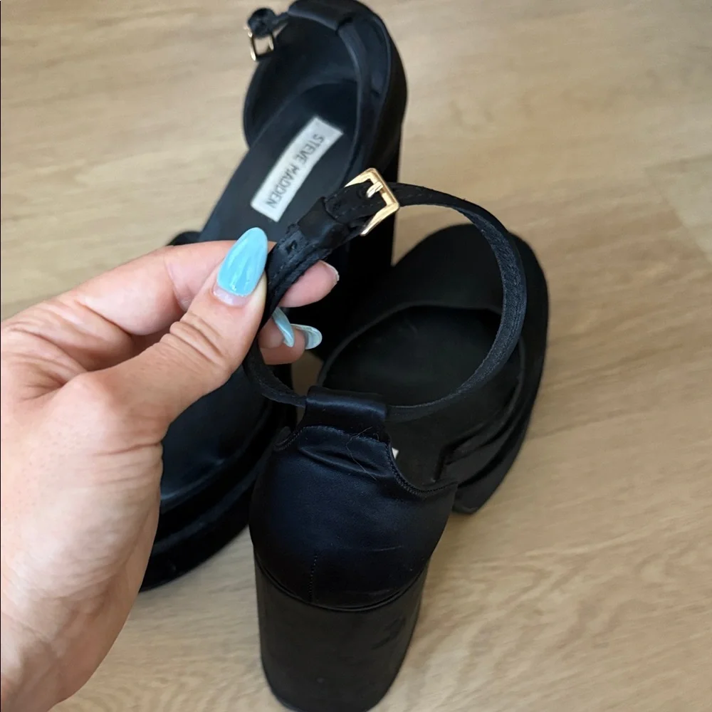 Steve Madden Black Platform Pumps - Picture 5 of 5